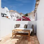 Casa Flores - *