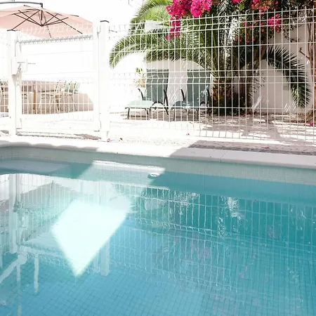 Casa Flores - بيت للعطل