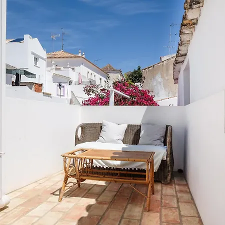 Casa Flores - *
