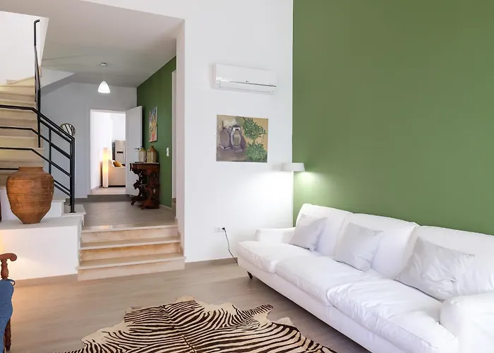 Casa Flores - *